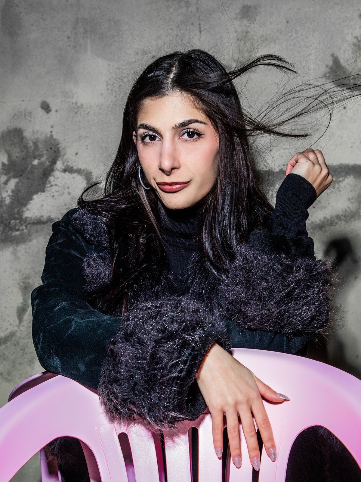 Miriam Davoudvandi photographed by Esra Rotthoff