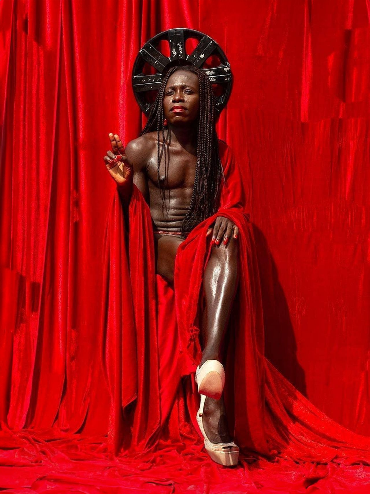 Foto © Va-Bene Elikem Fiatsi - Photo collaboration between Va-Bene Elikem Fiatsi (crazinisT artisT) and Ashe Gardner (untitled)