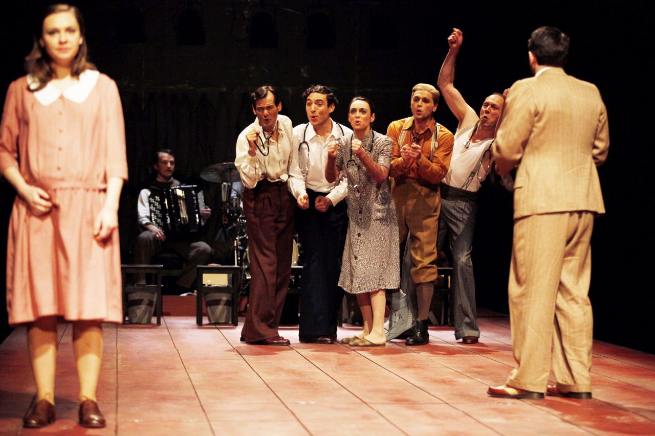 Kleiner Mann was nun_Maxim Gorki Theater