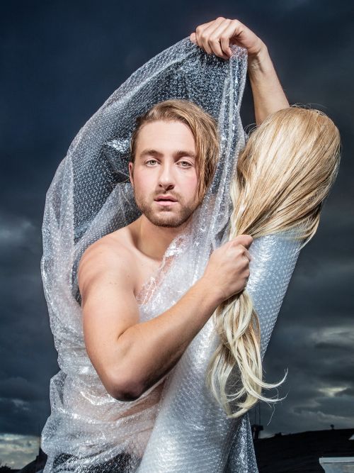 (c) Esra Rotthoff