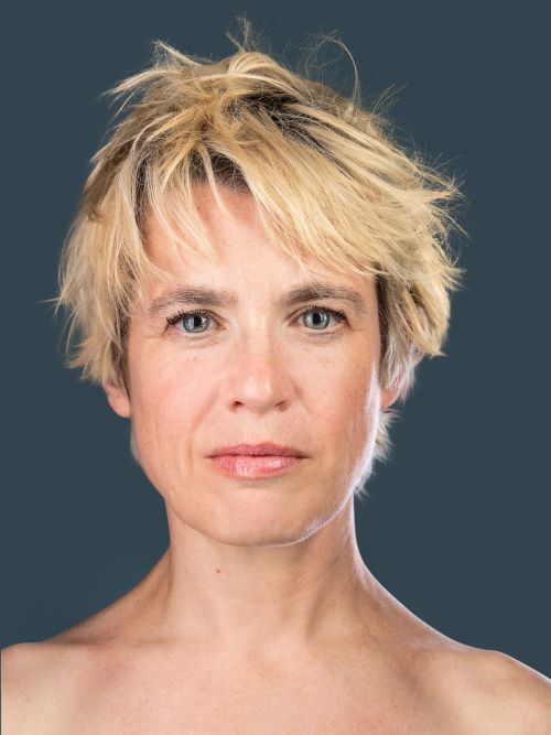 Millay Hyatt I Portrait von Esra Rotthoff